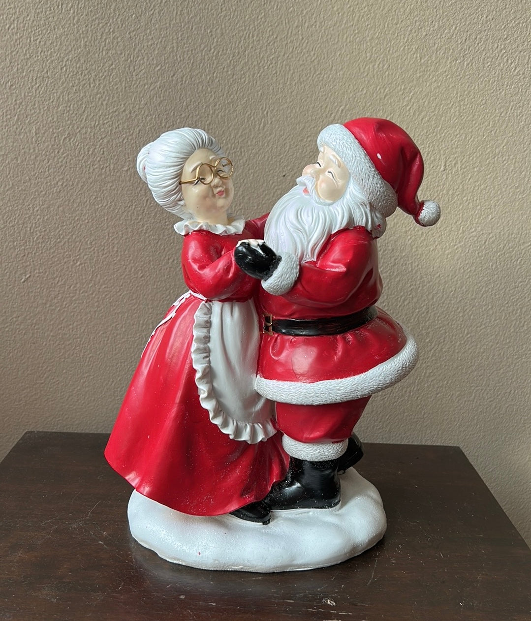 Cute Mr & Mrs Santa Claus Dancing Pose Tabletop New Figurine 11”