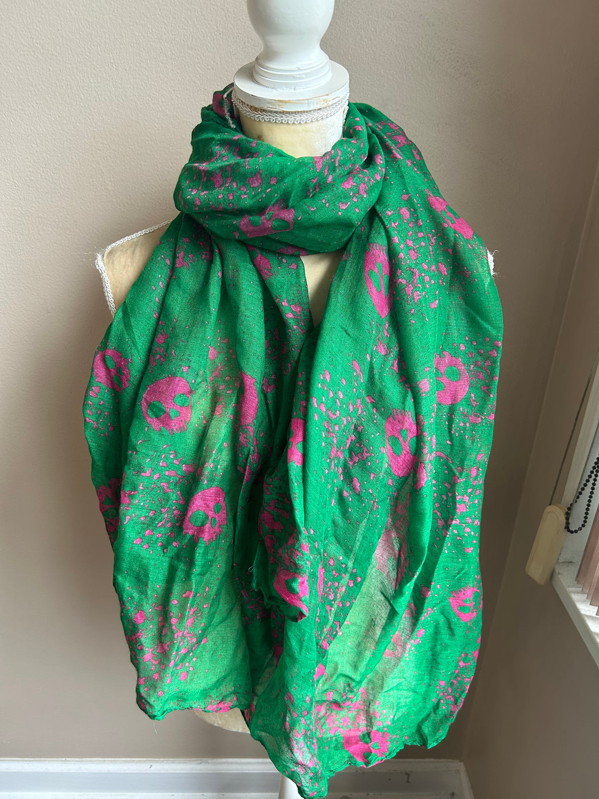 Delia’s New Women’s Scarf Skulls Halloween Green Multicolor 5001