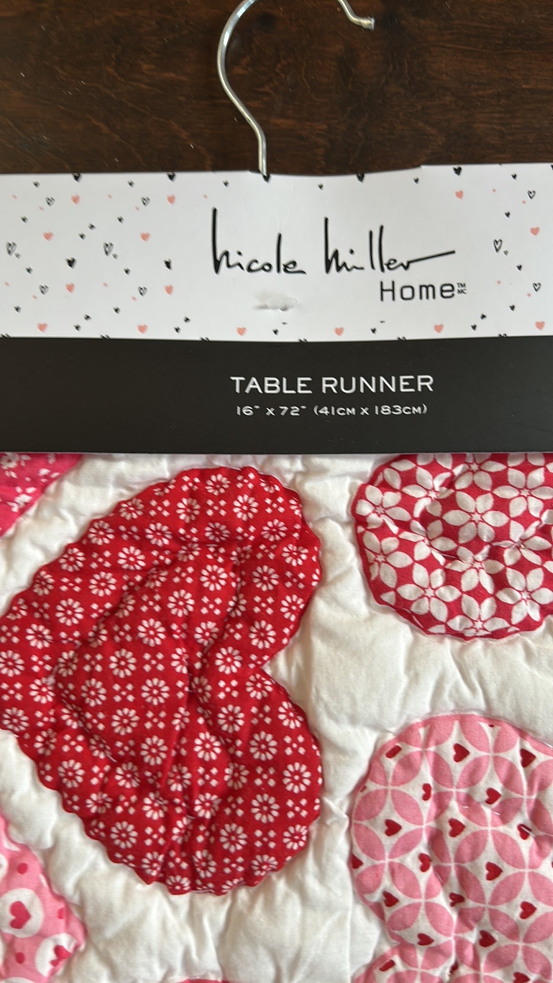 Nicole Miller Valentines Day Quilted Table Runner Reversible Red Pink Hearts New