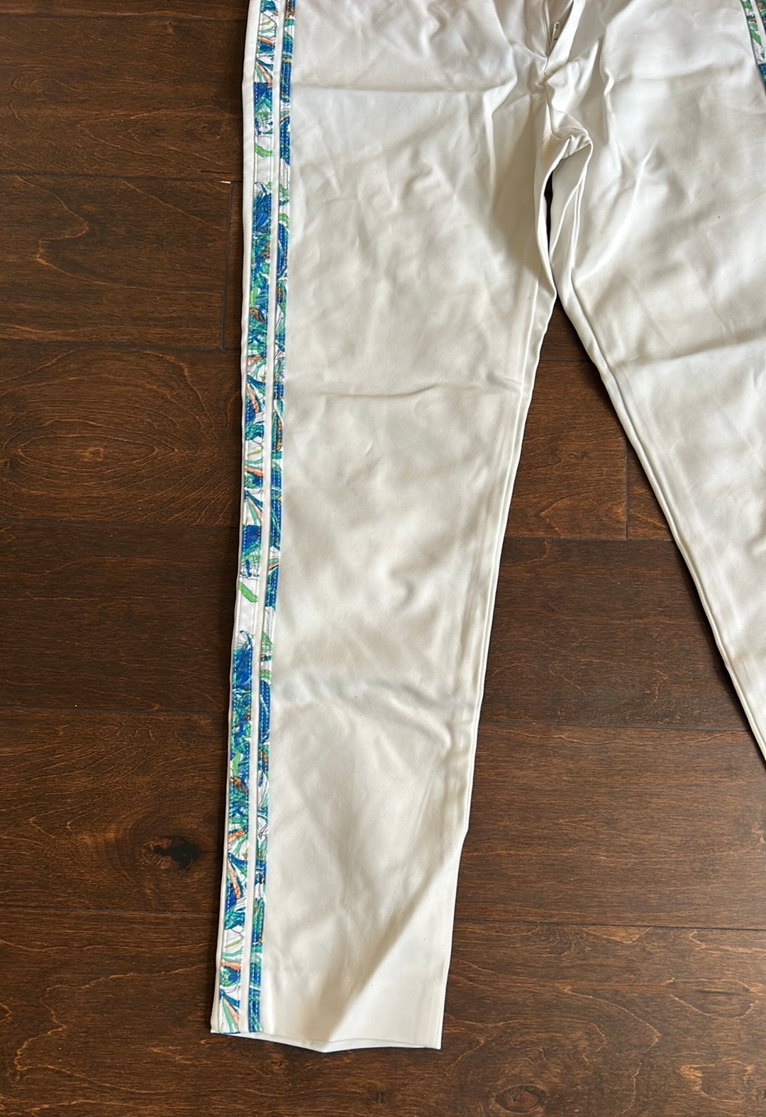 Club Monaco Women’s White Pants Capri Sz 2 ST2825 Colorful Stripe On Sides