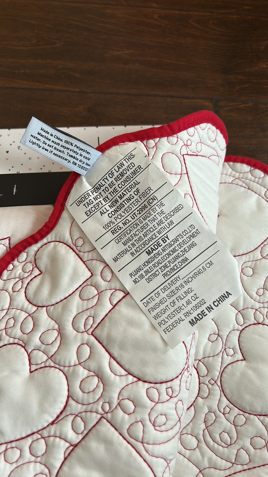 Nicole Miller Set Of 4 Scalloped Edged Hearts Quilted Valentines Placemats New