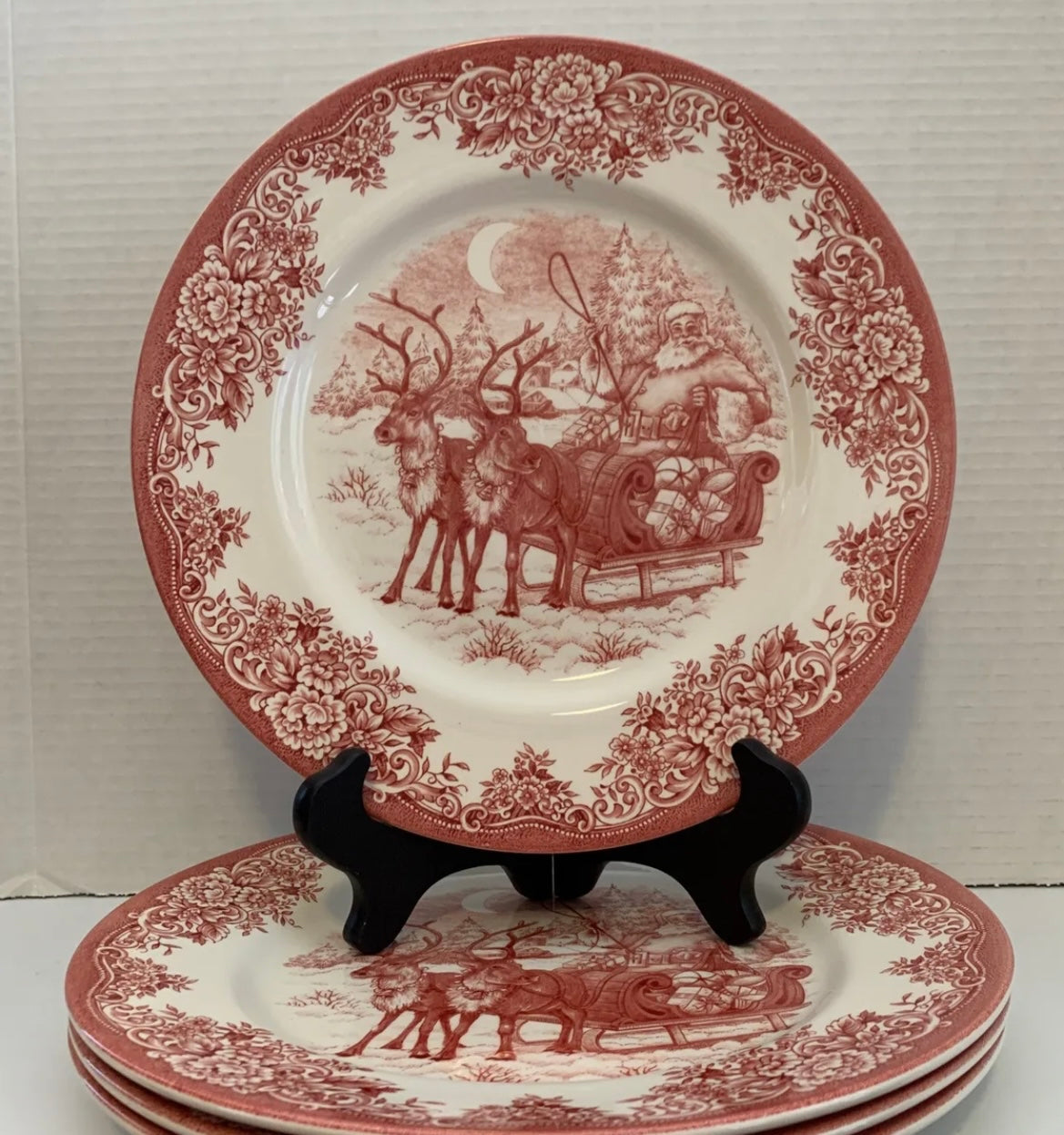 Royal Stafford Red Santa Sleigh Reindeer Christmas Set Of 4 Dinner Plates NEW