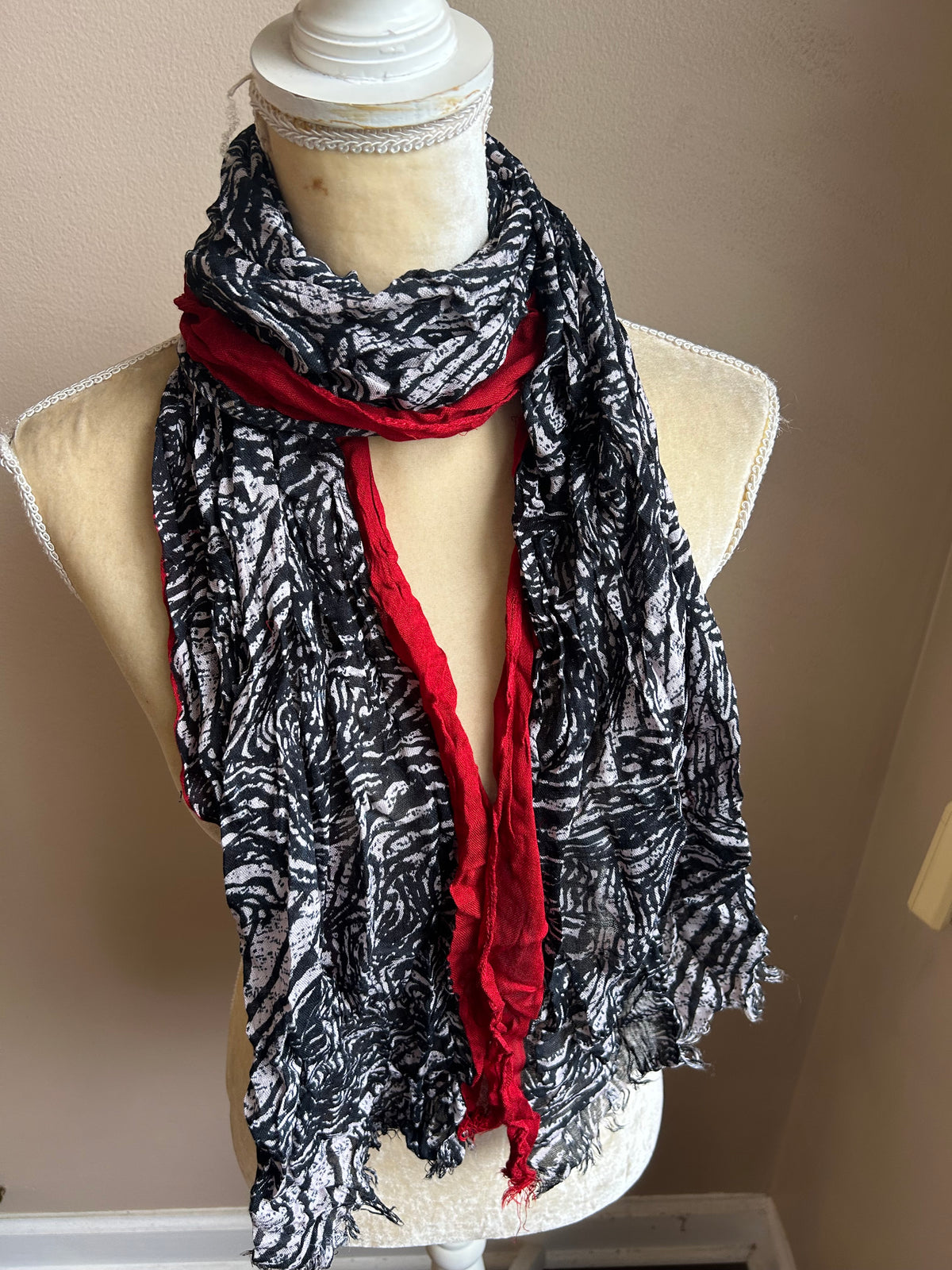 New Womens Animal Print Scarf Black White Red Raw Edges 5002-3102