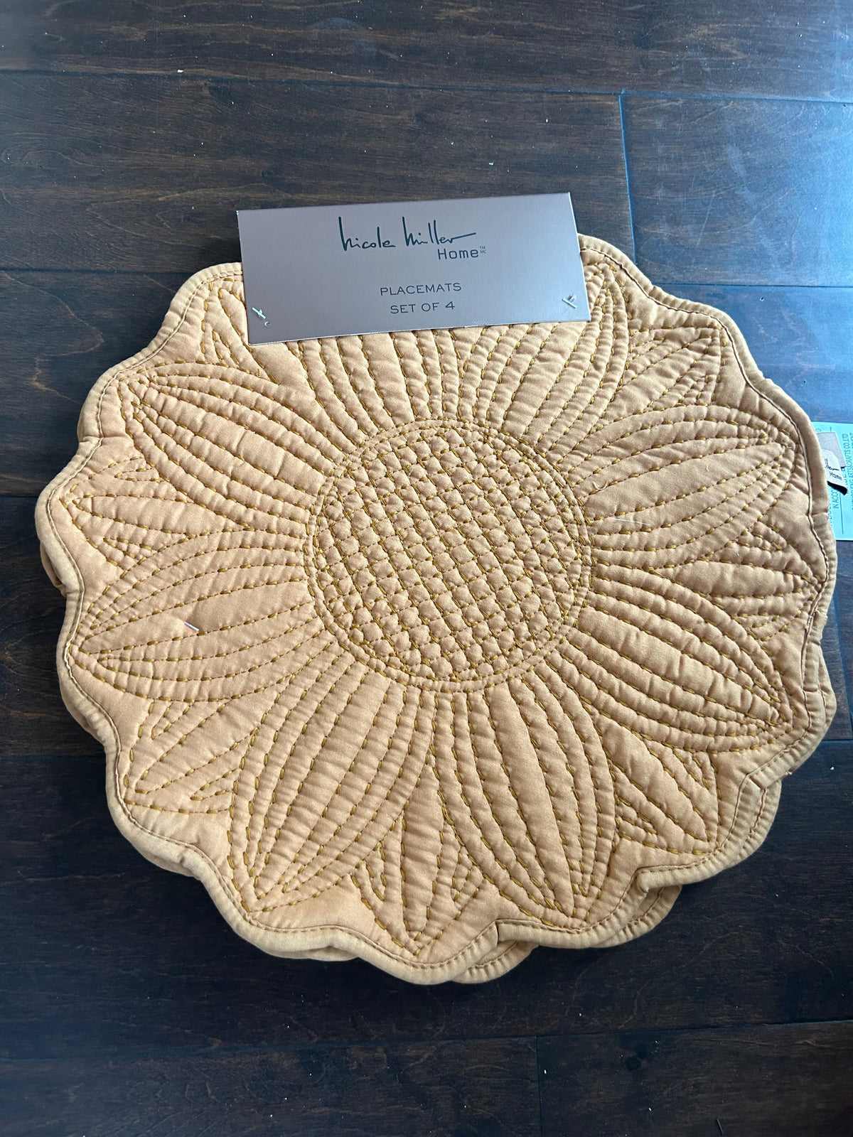 Nicole Miller Set Of 4 Scalloped Edged Sunflower Mustard Quilted Placemats New