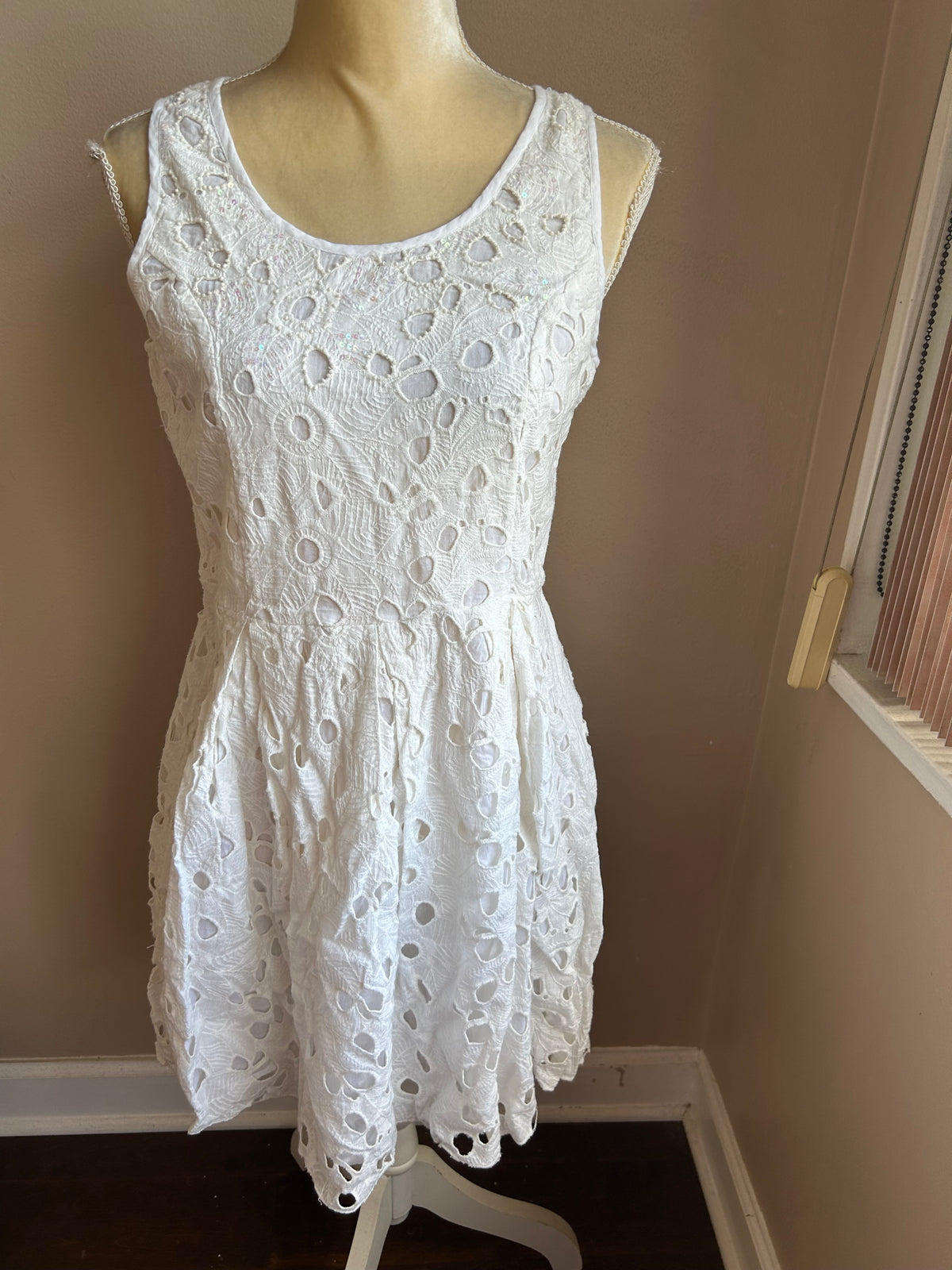 Mystery Women’s Eyelet Beaded Dress Sz M Cotton Lined Off White 5003