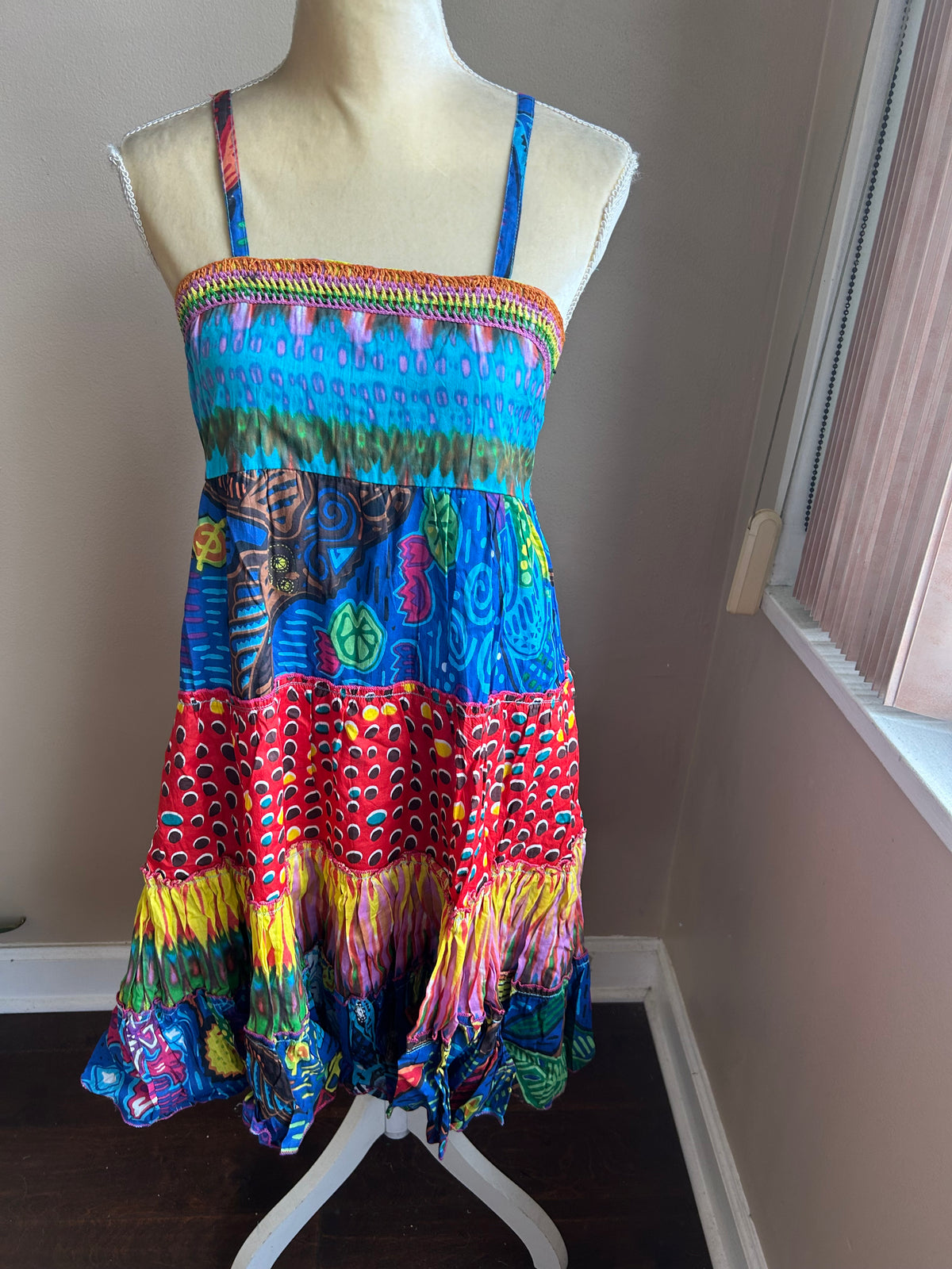 Mystery Women’s Crochet Embroidered Smocked Sz M Cotton Lined 5003