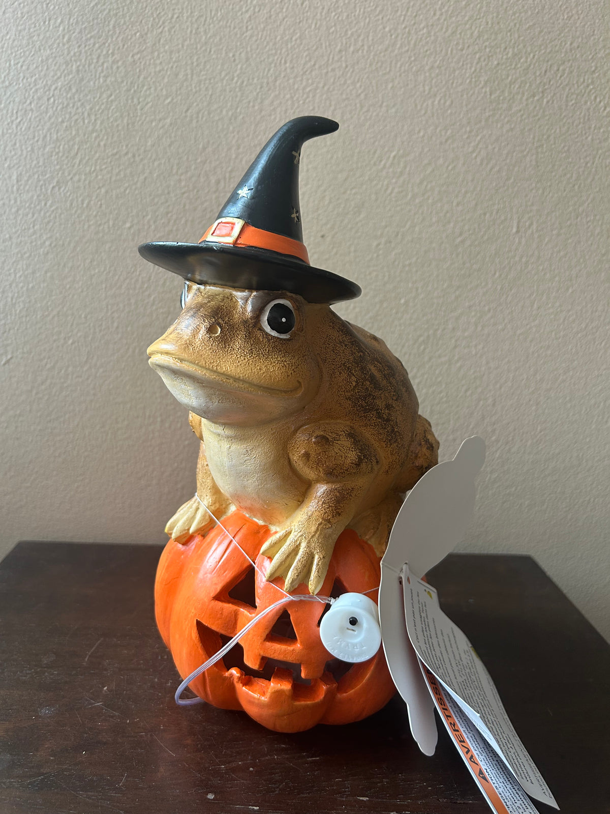 New Witch Frog On Pumpkin Halloween Figurine Light Up Jackolantern