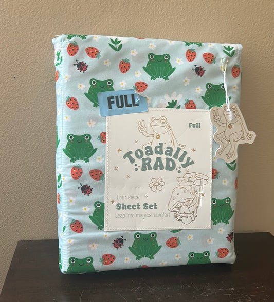 Toadally Rad Queen Sheet Set Toads Frogs Strawberries New Ladybug