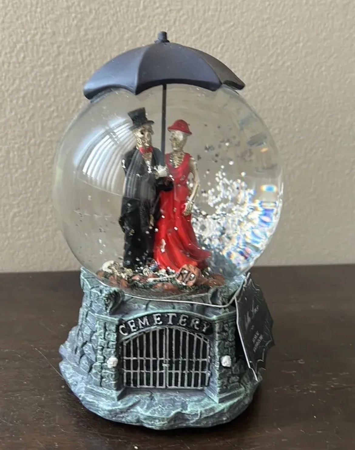 Bella Lux Halloween Skeleton Couple In Cemetery Water Globe Musical New