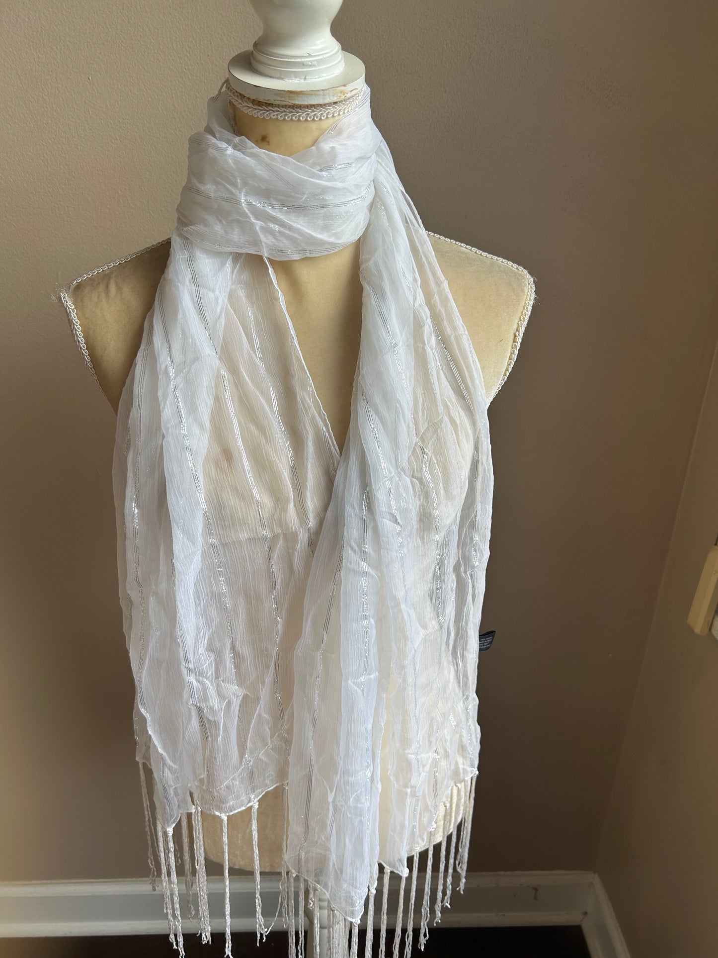 New Womens White And Silver Lurex Scarf Fringed 5000-3102