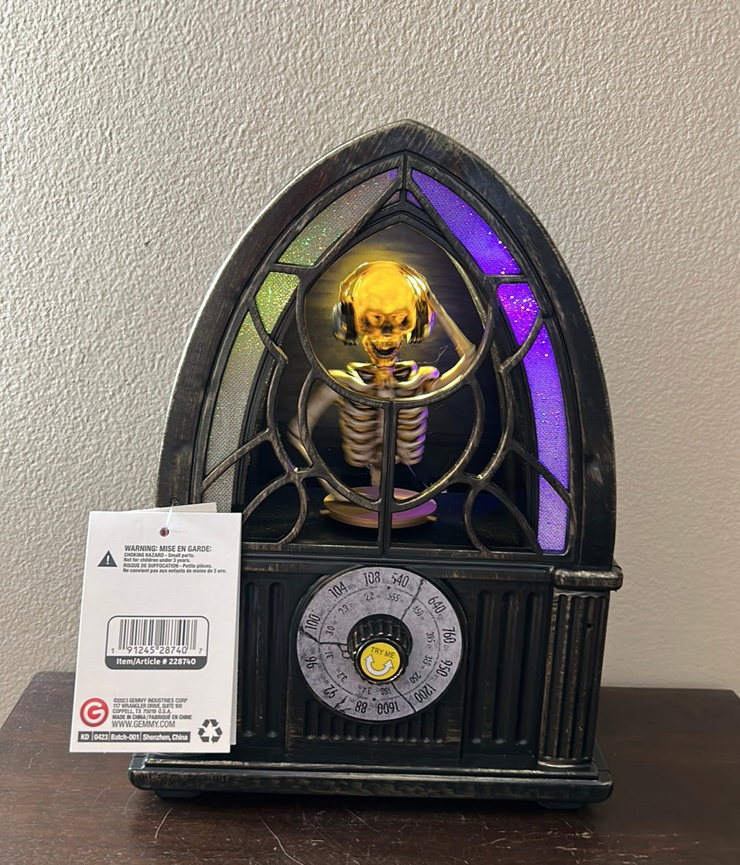 GEMMY Grand Radio With DJ Skeleton Light & Sound Halloween Decor