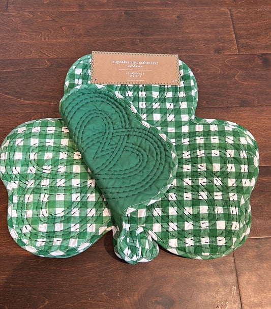 St Patricks Day 4 Placemats Green White Clover Shape Quilted Shamrock New