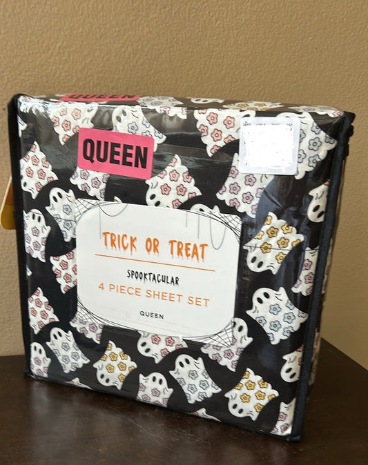 Trick Or Treat Queen Sheet Set Halloween Floral Ghosts Black