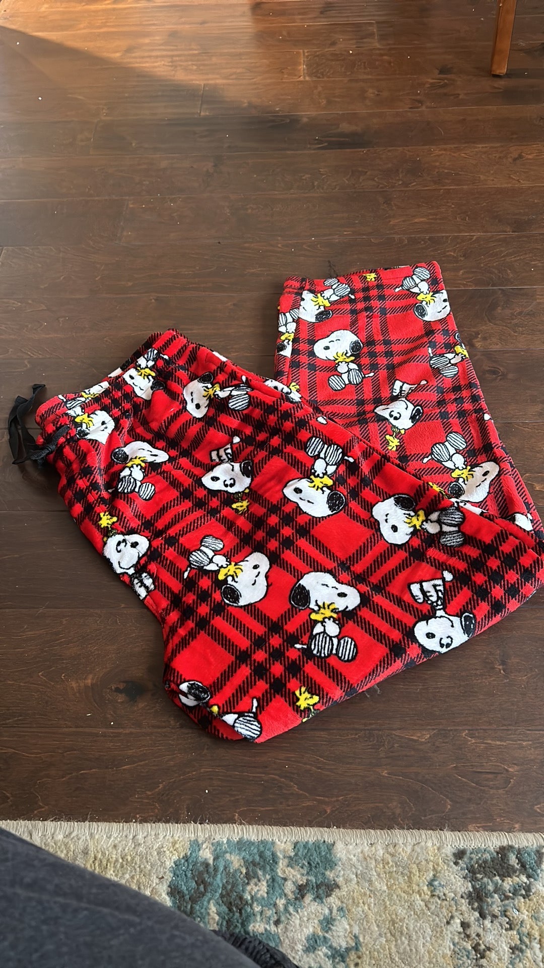 Snoopy Men’s Christmas Pajama Pants Plush New Red Plaid Sz XL