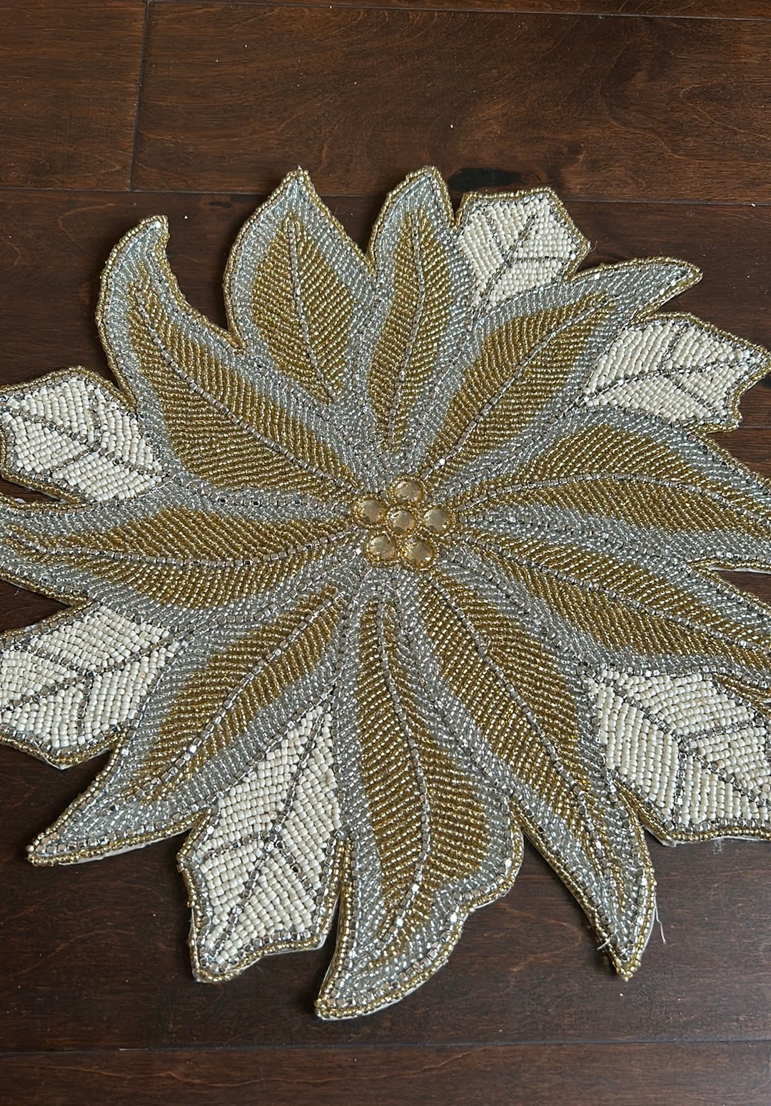 4 Nicole Miller Beaded Silver Gold Poinsettia 15" Christmas Chargers Placemats