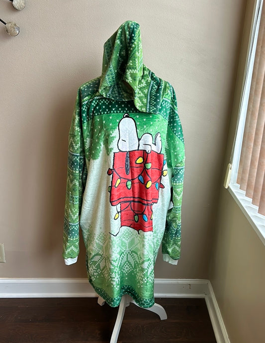 Peanuts Snoopy Doghouse Unisex OS Blanket Hoodie Christmas Lights New Plush
