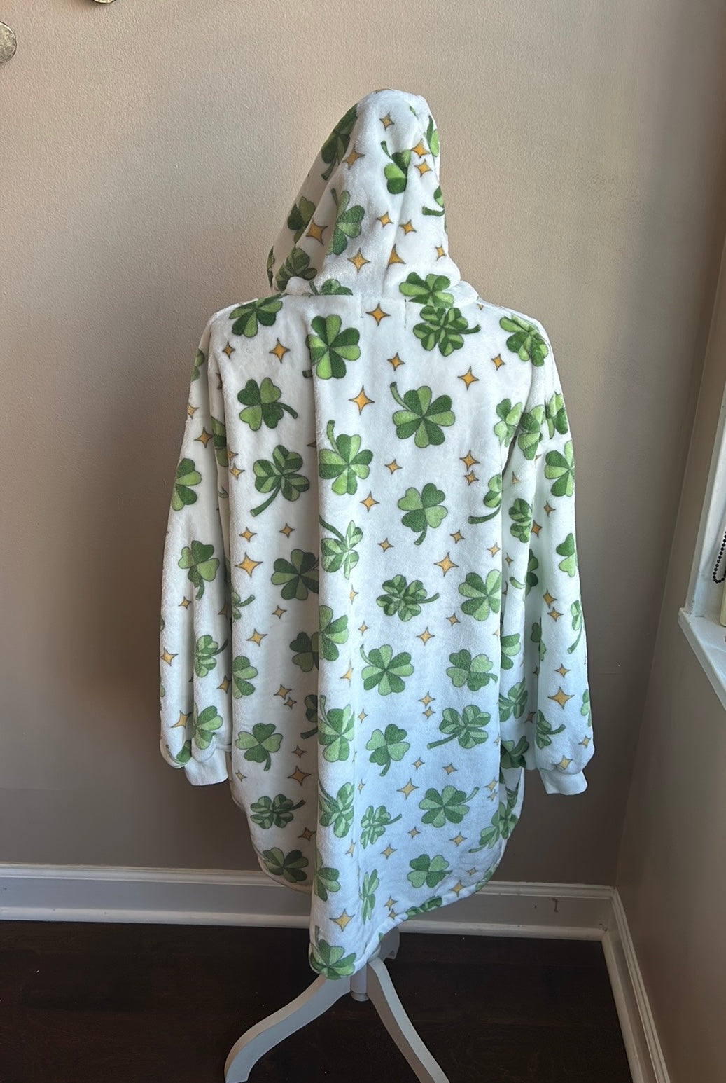 Marlo Lorenz Throwzy Poncho At Patrick’s Boots Clover One Size
