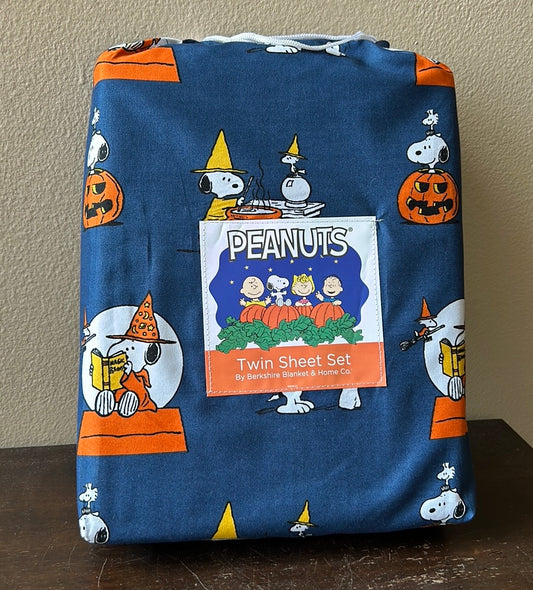 New Peanuts Snoopy Spooky  Halloween Twin Sheet Set Pumpkin Navy Blue