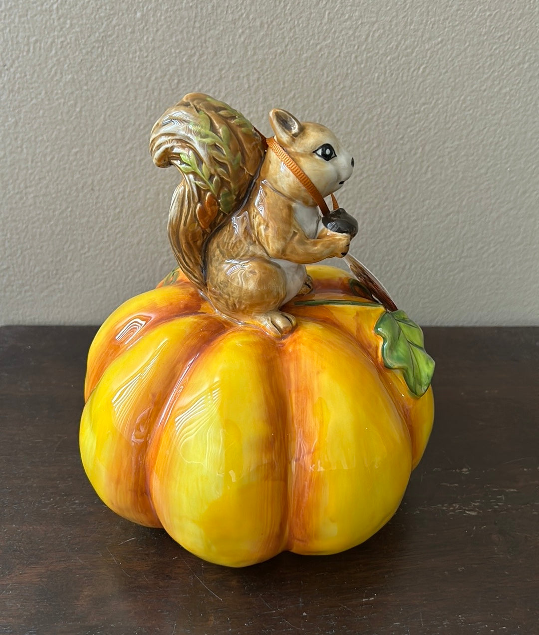 Blue Sky Clayworks Squirrel On Pumpkin fall Thanksgiving Figurine New Ceramic 8”