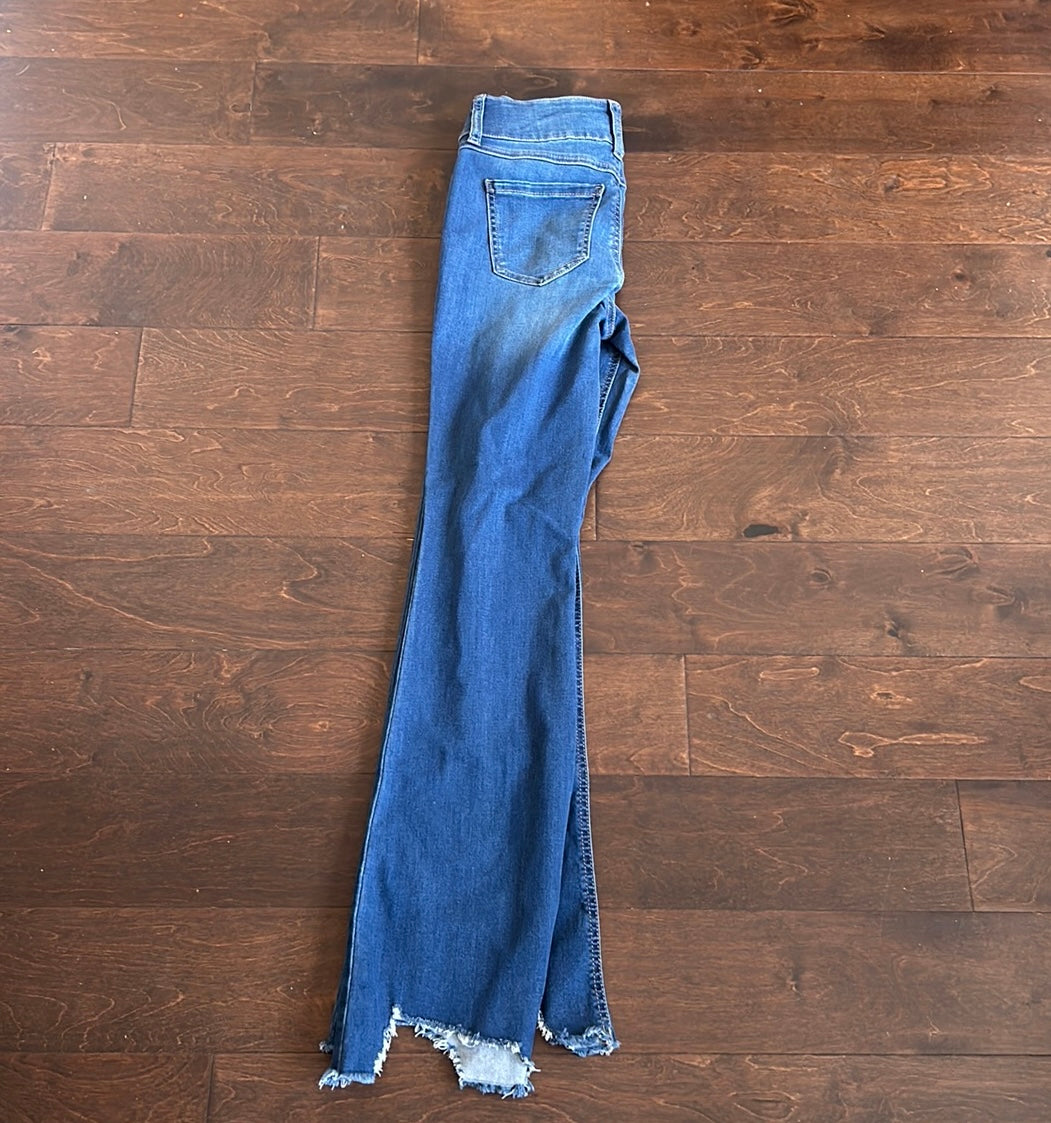 NWT Sincerely Jules Women Blue Jeans 3 / W 26 High Rise Flare Distressed New