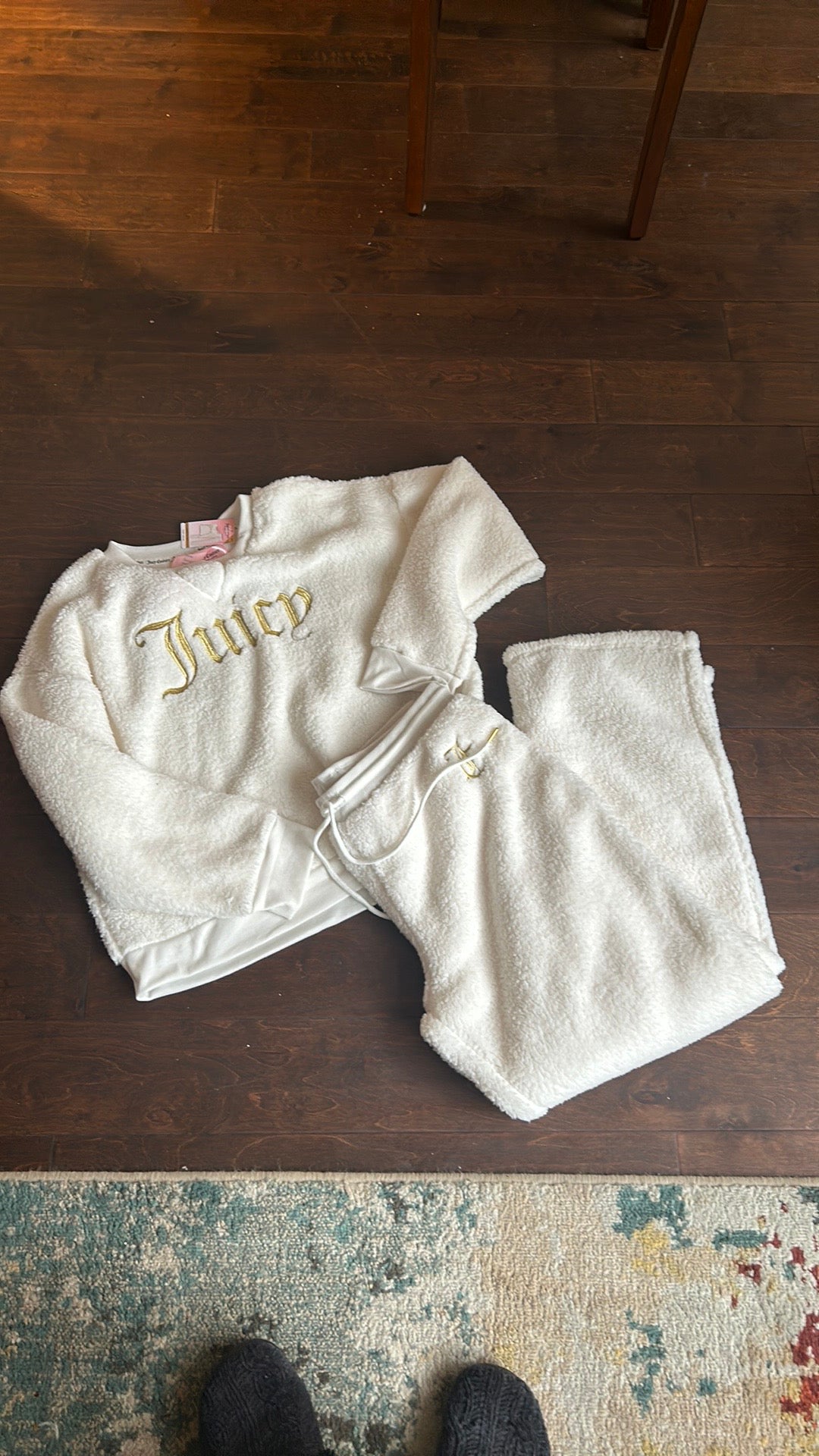Juicy Couture Pajama Set Womens Sz XL Ivory Gold Logo New Fuzzy