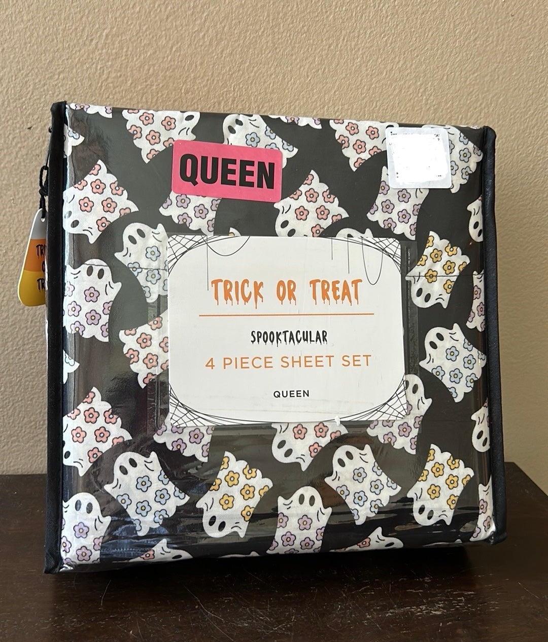 Trick Or Treat Queen Sheet Set Halloween Floral Ghosts Black