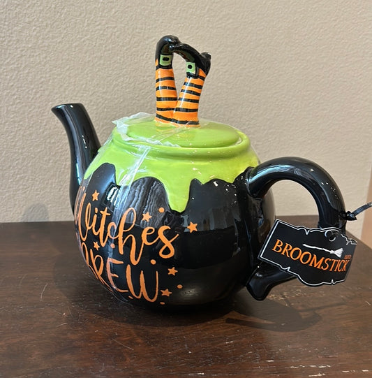 Arlington design Witches Brew Cauldron Halloween Ceramic tea Pot Rare Teapot New