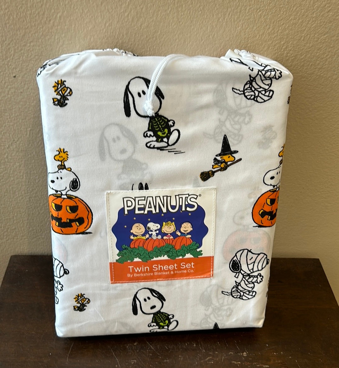 New Peanuts Snoopy Mummy Jackolantern Spooky  Halloween Twin Sheet Set Pumpkin