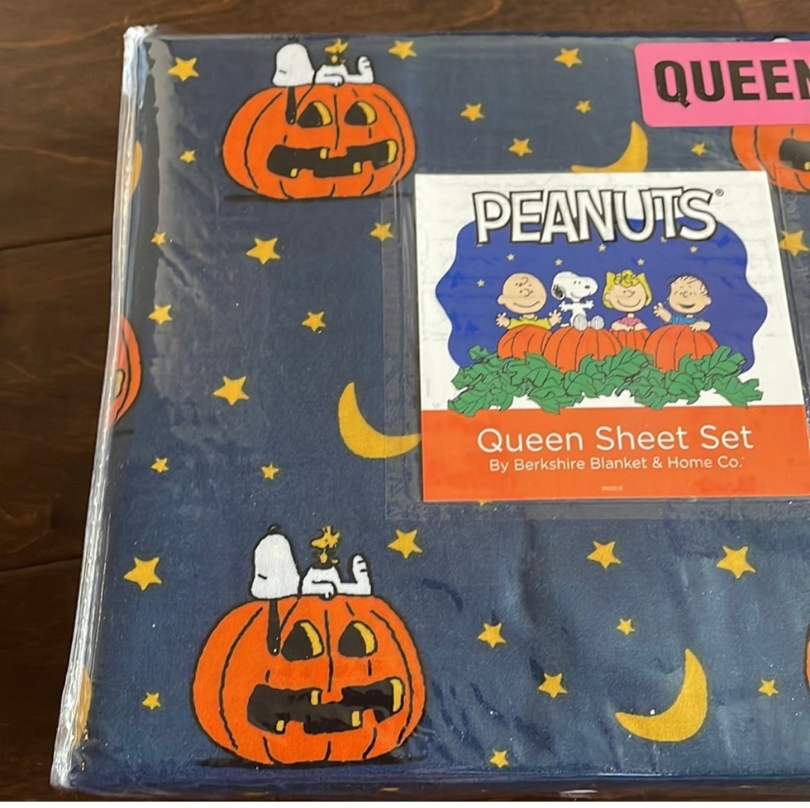 New Peanuts Snoopy Spooky  Halloween Queen Size Sheet Set Pumpkin Moon Stars