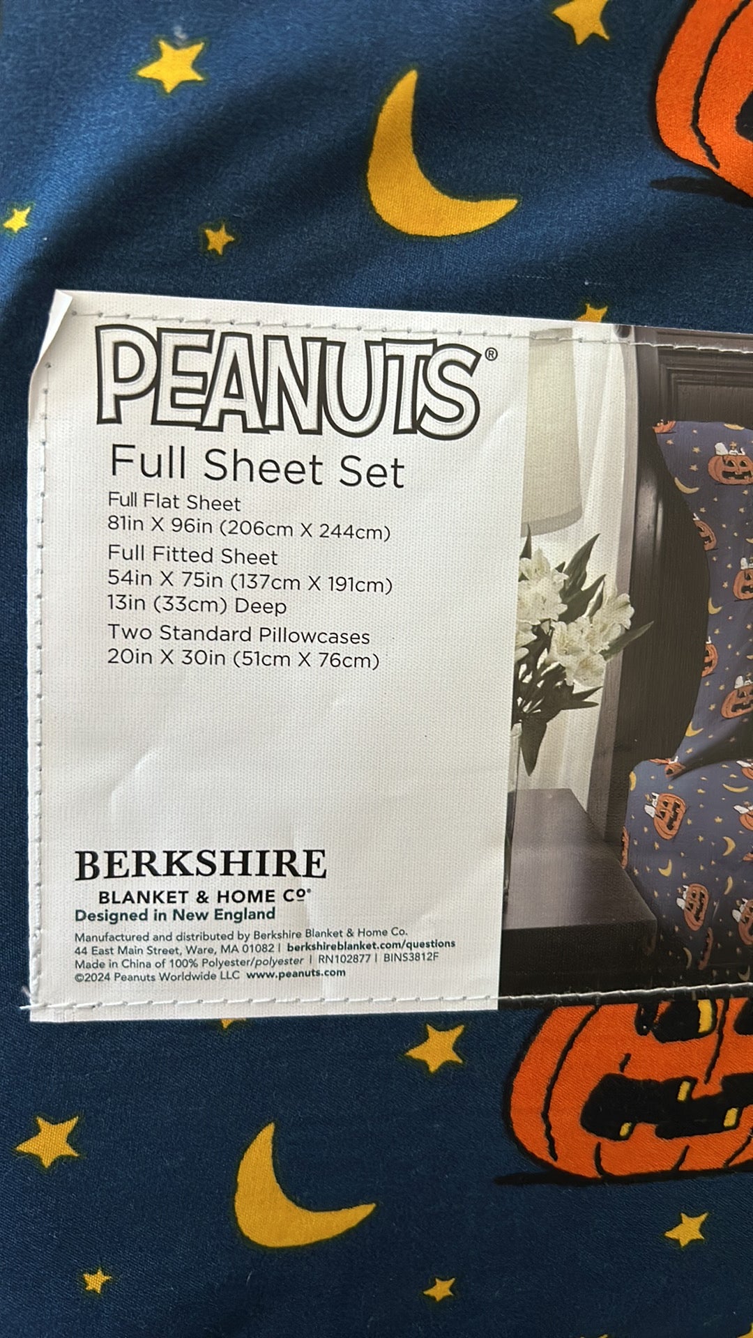 New Peanuts Snoopy Spooky  Halloween Full Sheet Set Pumpkin Navy Blue Stars Moon