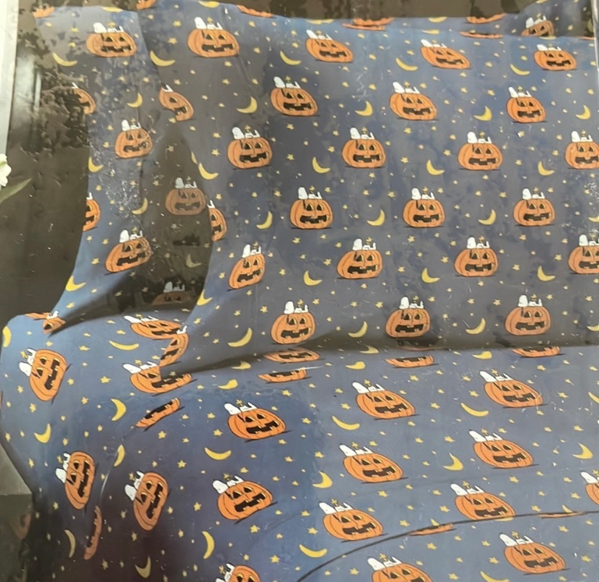 New Peanuts Snoopy Spooky  Halloween Queen Size Sheet Set Pumpkin Moon Stars