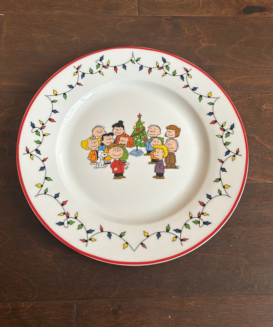 Peanuts Charlie Brown Snoopy Gang Christmas Lights 10.5" Dinner Plates Set Of 4