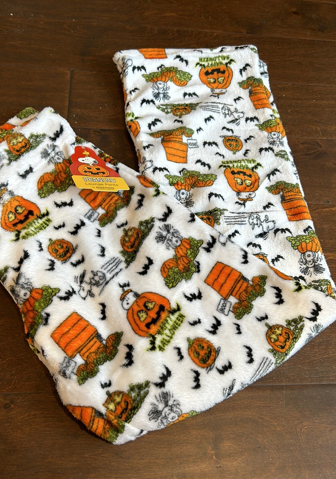 Peanuts womens Happy Halloween Snoopy Pumpkin Plush Pajama Pants New