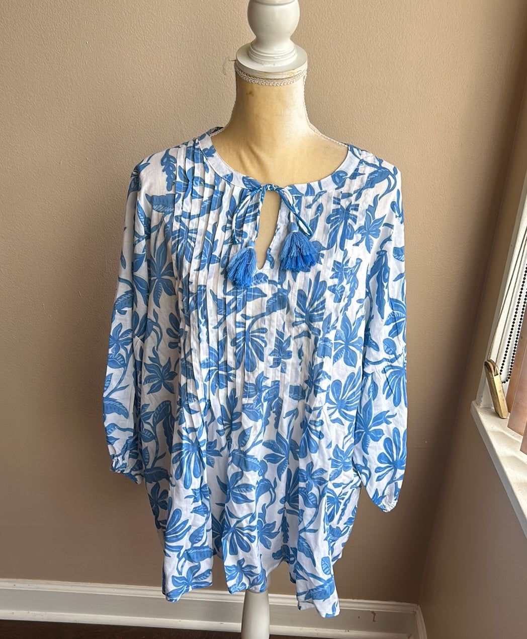 Elie Tahari Womens Blouse Blue White Floral Pintucks Plus Sz 2X New