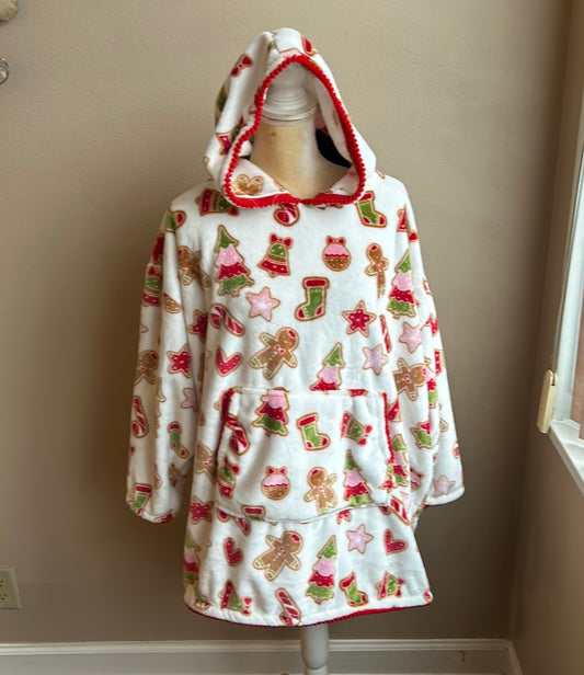 Marlo Lorenz Throwzy Poncho Christmas Trees Gingerbread Stocking  New Gift