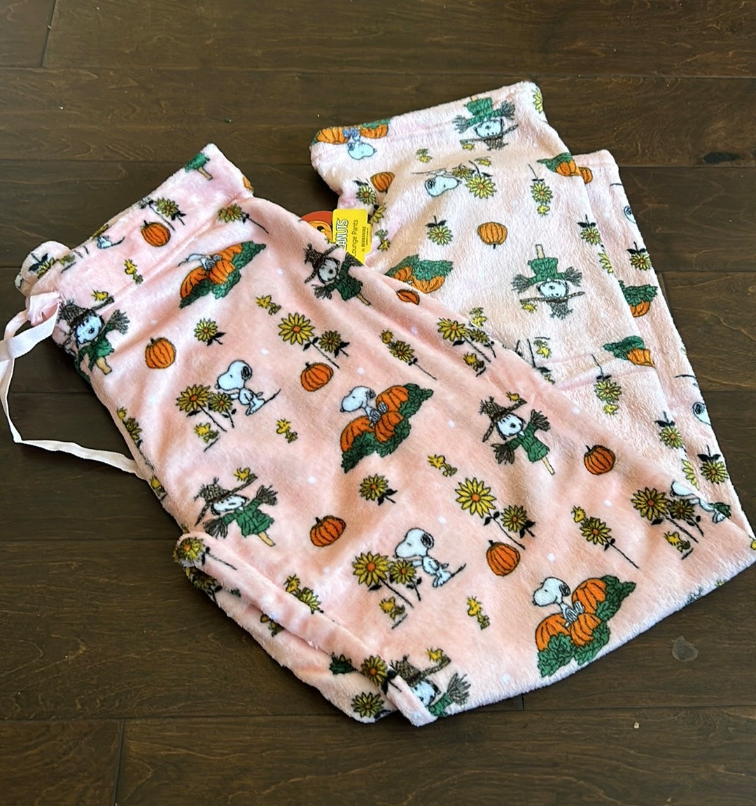 Peanuts womens Halloween Snoopy Mummy Pumpkin Print Plush Pajama Pants New