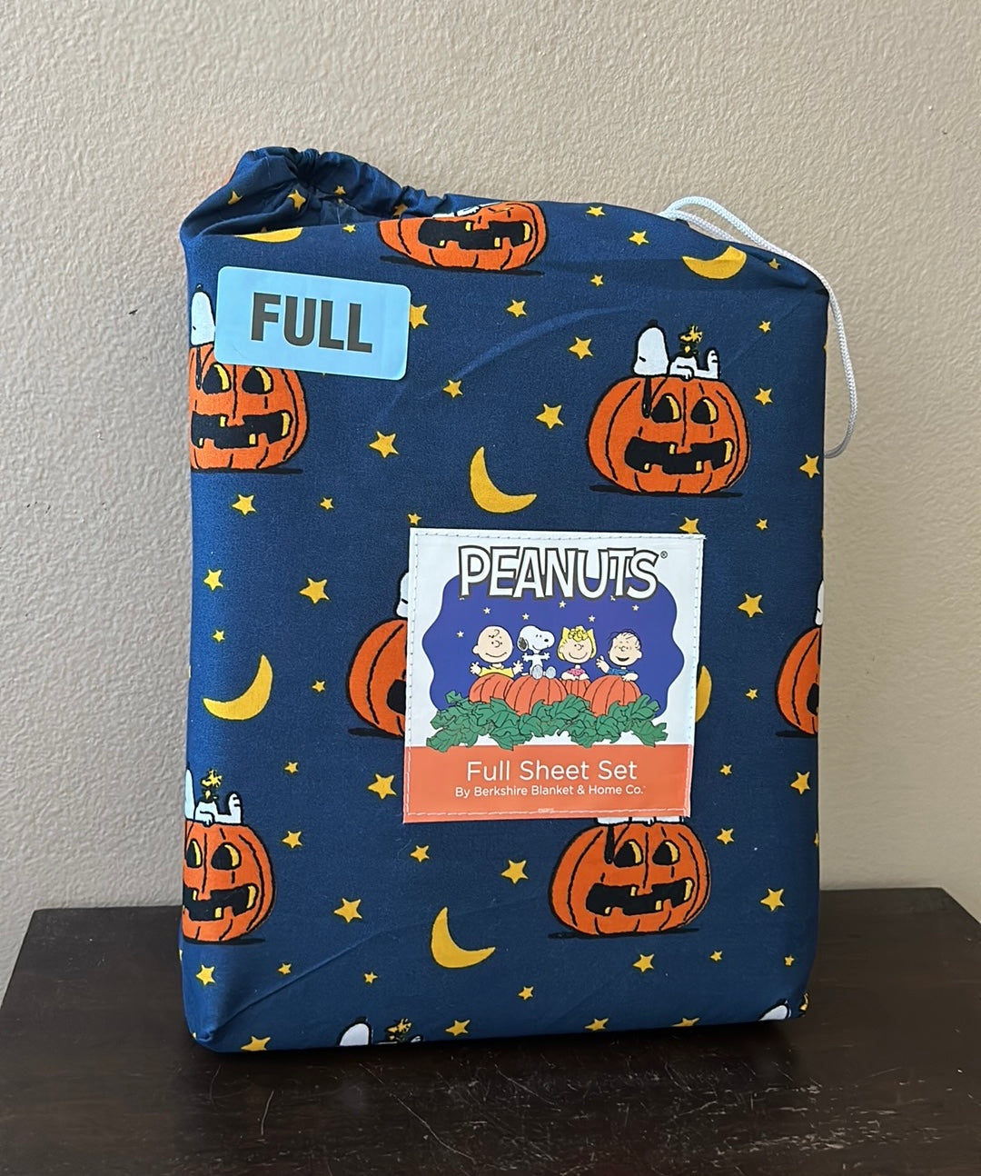 New Peanuts Snoopy Spooky  Halloween Full Sheet Set Pumpkin Navy Blue Stars Moon