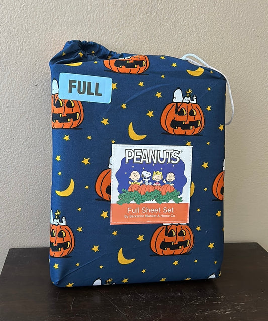 New Peanuts Snoopy Spooky  Halloween Full Sheet Set Pumpkin Navy Blue Stars Moon