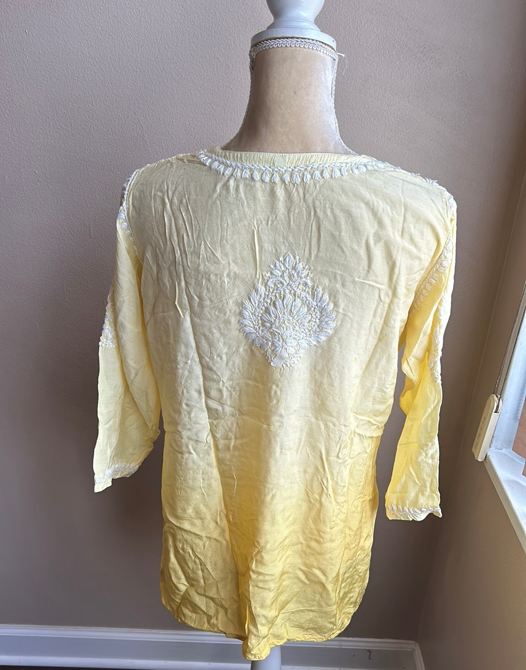 Women’s Yellow Ombre Embroidered Tunic Top Sz L New Silk Blend