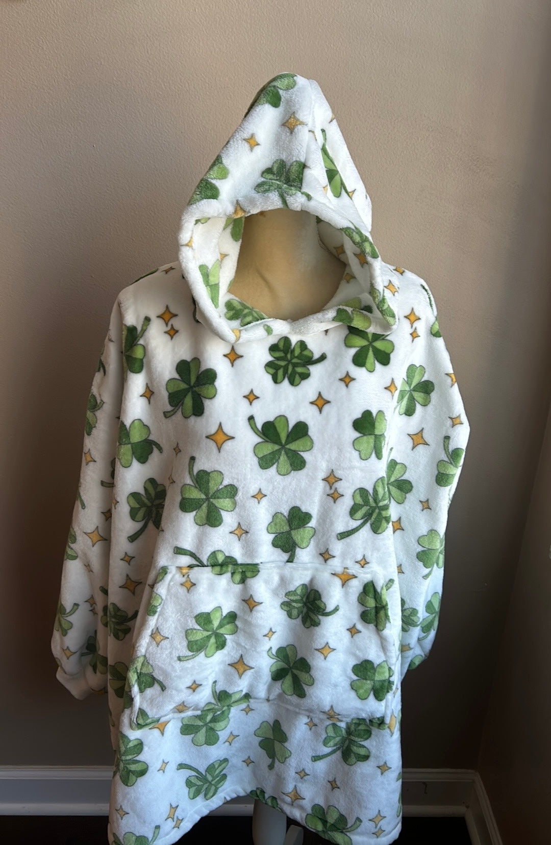 Marlo Lorenz Throwzy Poncho At Patrick’s Boots Clover One Size