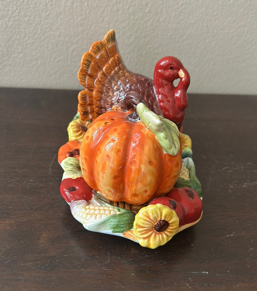 Heritage Harvest Turkey & Pumpkin  Salt pepper shakers on Tray New