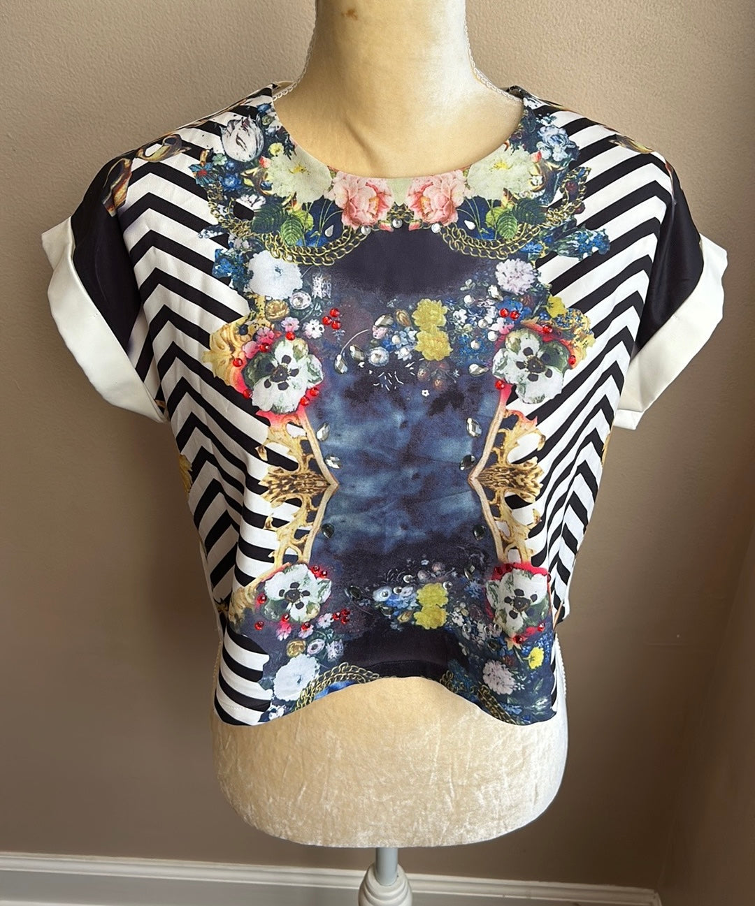 Do & Be Womens Blouse Sz S Striped Floral Rhinestones