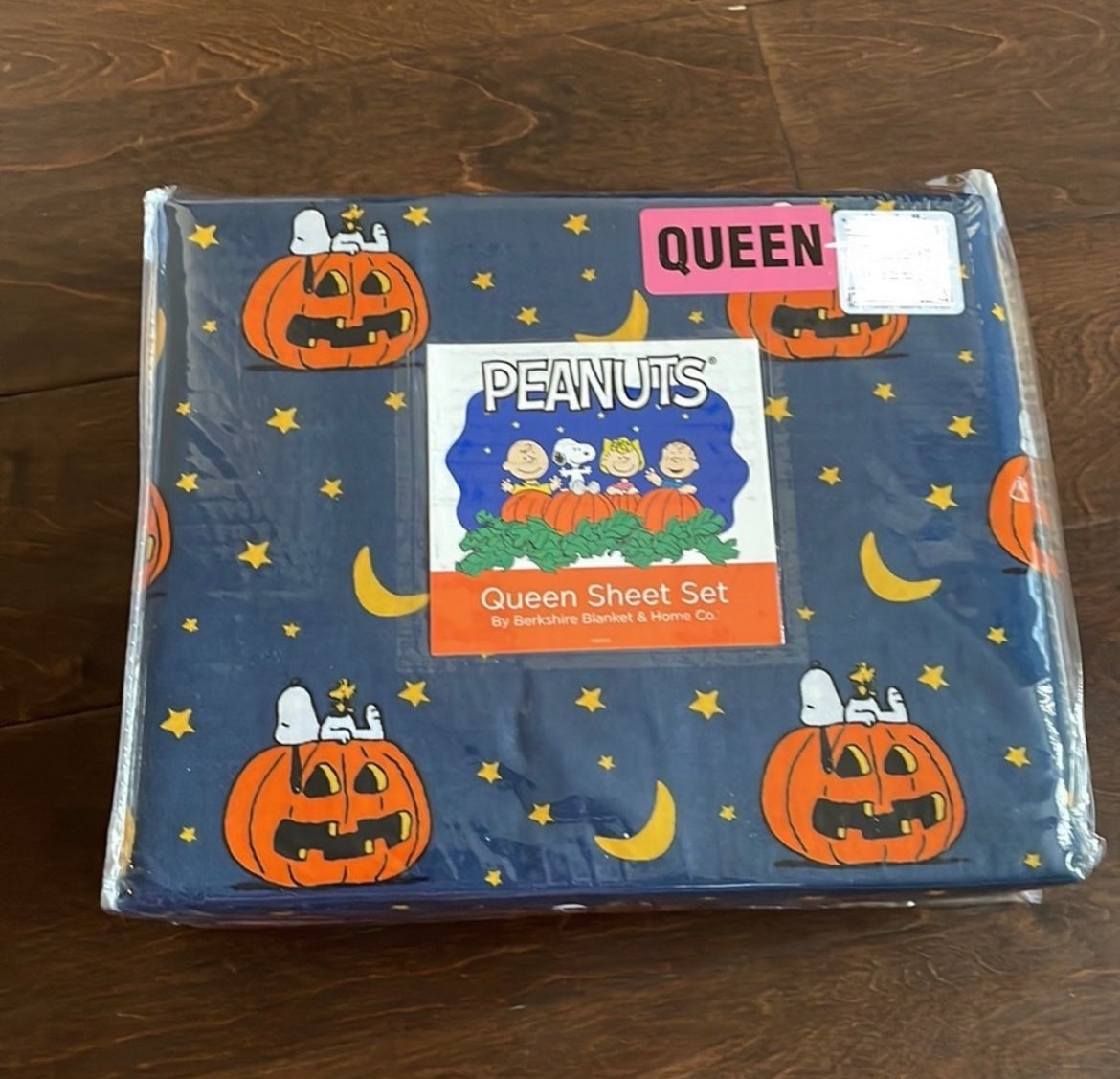 New Peanuts Snoopy Spooky  Halloween Queen Size Sheet Set Pumpkin Moon Stars