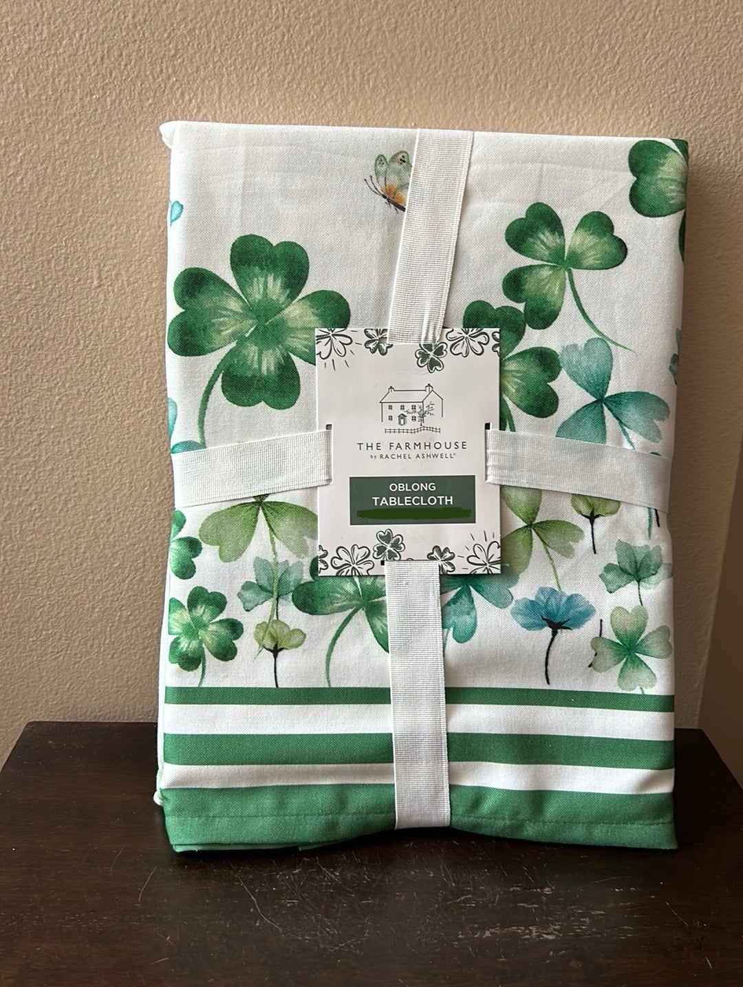 Rachel Ashwell St Patrick’s Day Green White Clover Butterfly Tablecloth ”