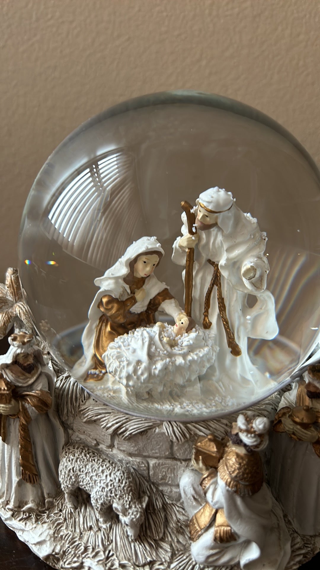 Love & Light Nativity  Scene Snowglobe New Baby Jesus Christmas  Shepherds