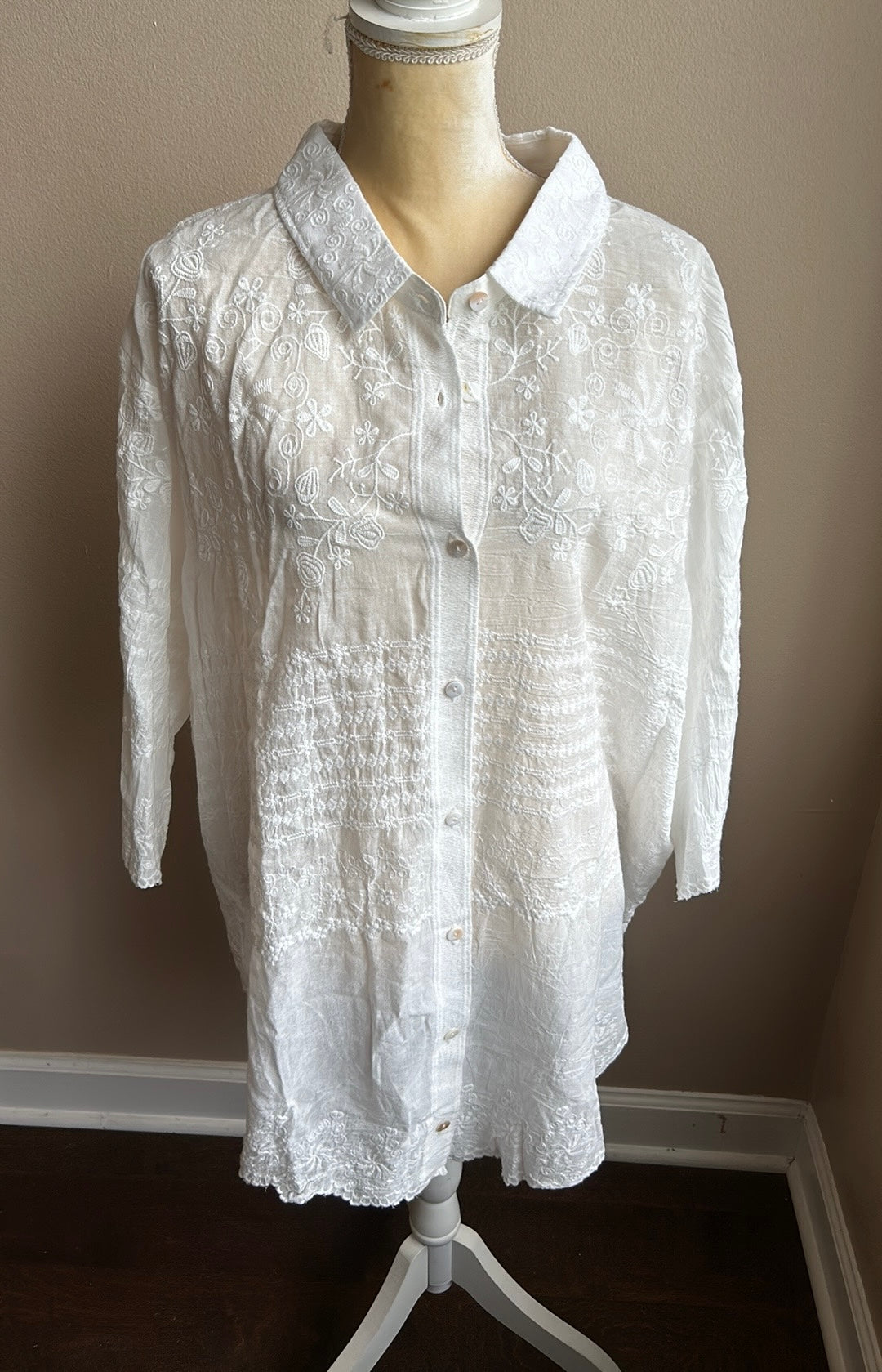 Solitaire Womens Plus Sz 2X Off White Blouse Shirt Embroidered New