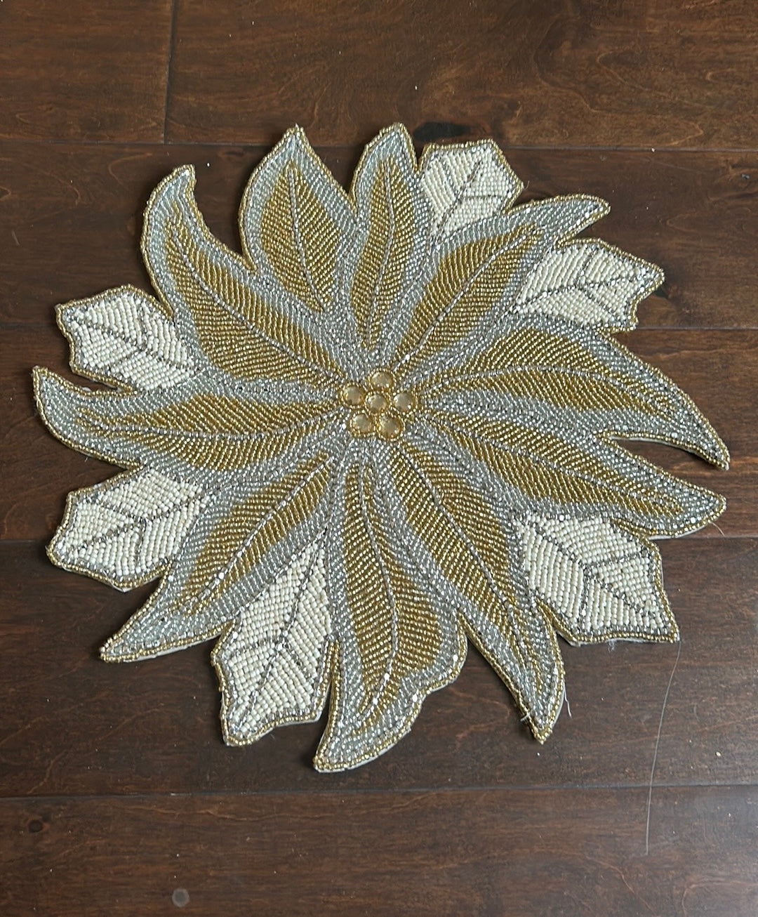 4 Nicole Miller Beaded Silver Gold Poinsettia 15" Christmas Chargers Placemats