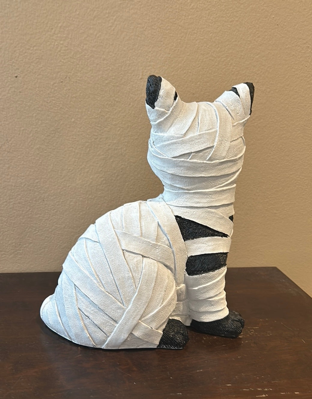 New Halloween Mummy Cat Figurine Decor spooky kitty black white new Sitting