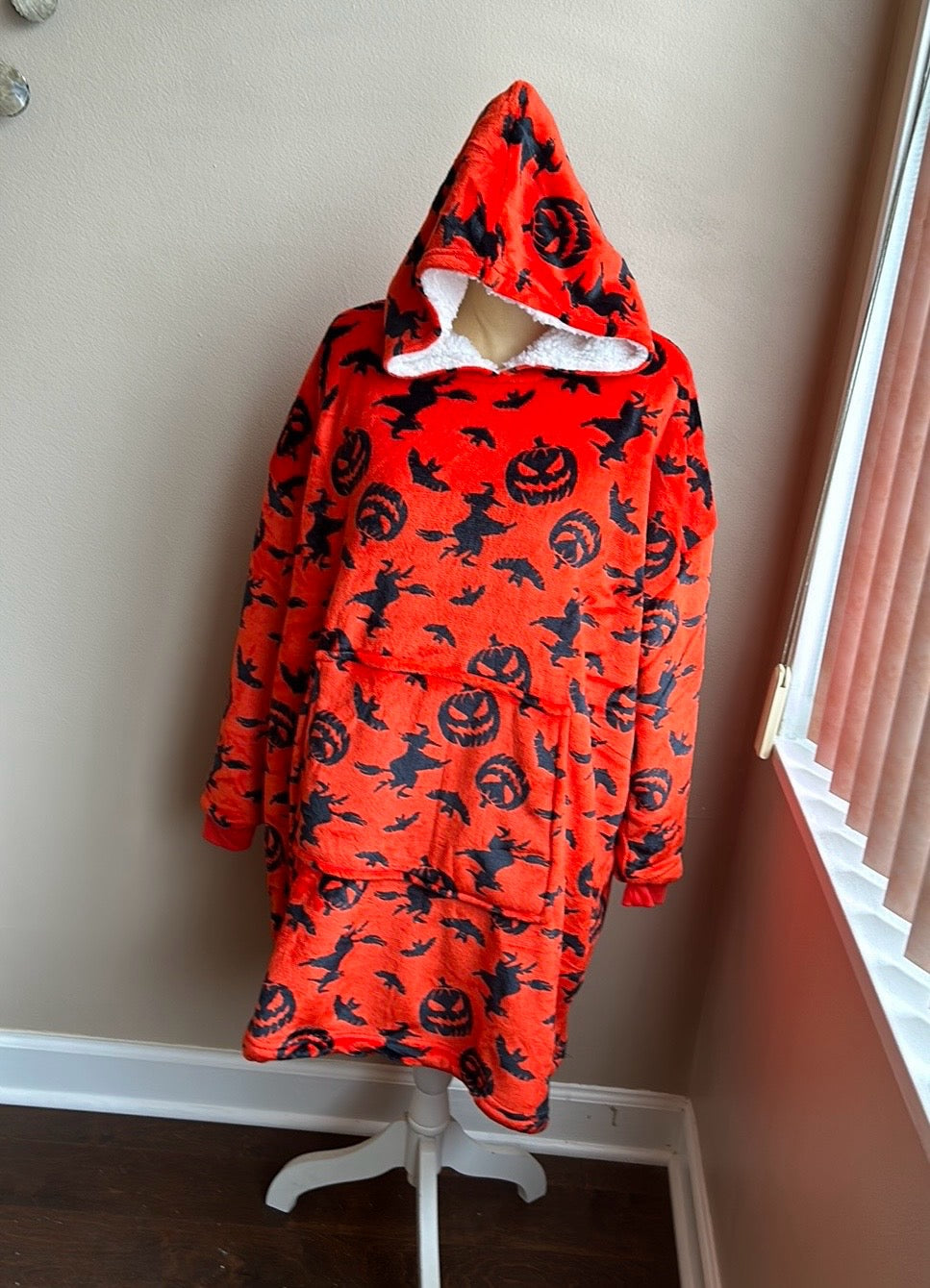 Halloween Plush Hooded Blanket Snuggie Witch Bats Jackolantern Faux Fur Lined OS