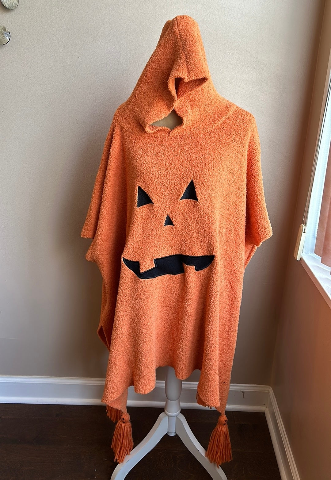 New Adult Pumpkin Jackolantern  Poncho Halloween One Size Unisex Fuzzy